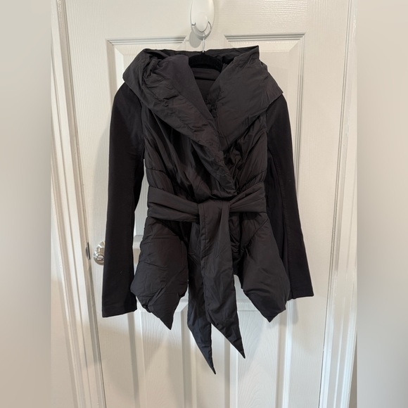 Lululemon Down To The Studio Jacket
Black / Reversible Slub Black Vintage Size 4 - Picture 6 of 16